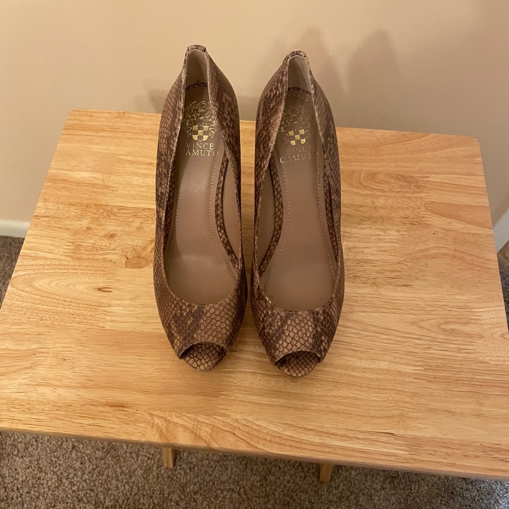 Wedge heels